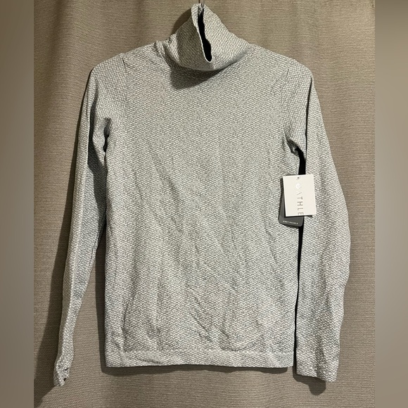 Athleta Flurry Peak Turtleneck - Grey Textured Seamless - Small - Picture 2 of 11